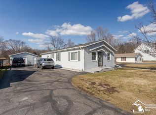 3566 Dorr St, Lambertville, MI 48144