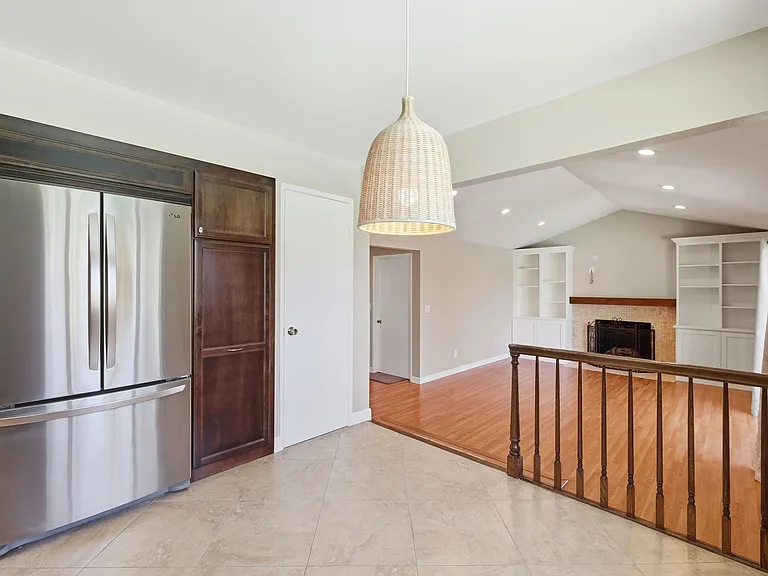 181 Piazza Way — Photo 18