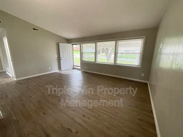 3125 Saint Catherine St — Photo 9