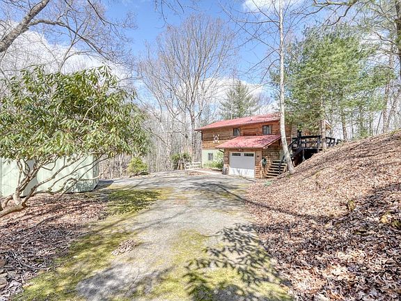 4th image of 9 Silver Maple Ln