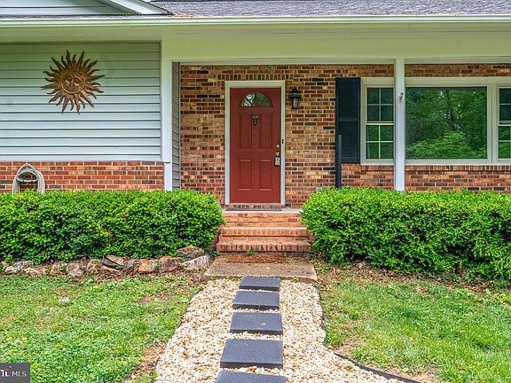 5th image of 78 Cobblestone Way