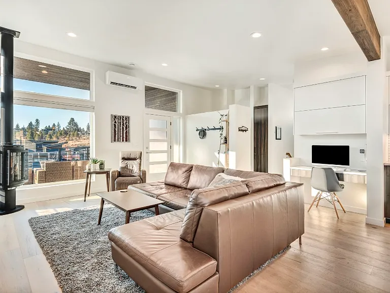 1662 NW Fields St #1 — Photo 5