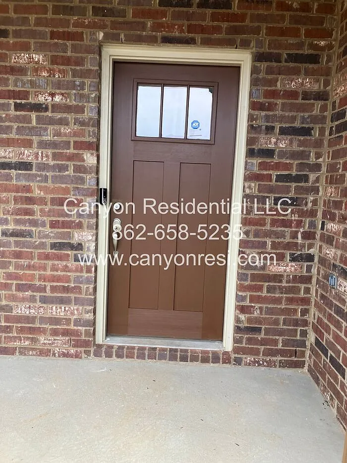 4 bed, 2.5 bath, 2143 sqft, $1,945 — Photo 2