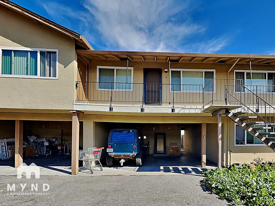 874 Burbank Dr #9