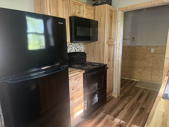 5th image of 140 Redneck Rd
