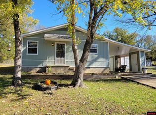 1005 N Estes Ave, Yellville, AR 72687