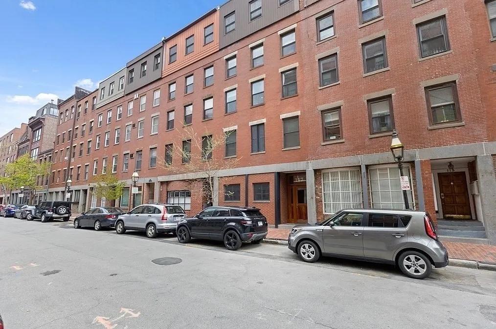 2 bed, 1.0 bath, 995 sqft, $4,500 — Photo 1