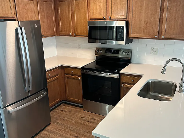 53 Meadow Glen Ct #4 — Photo 3