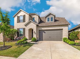 4025 Fox Trotter Dr, Aubrey, TX 76227