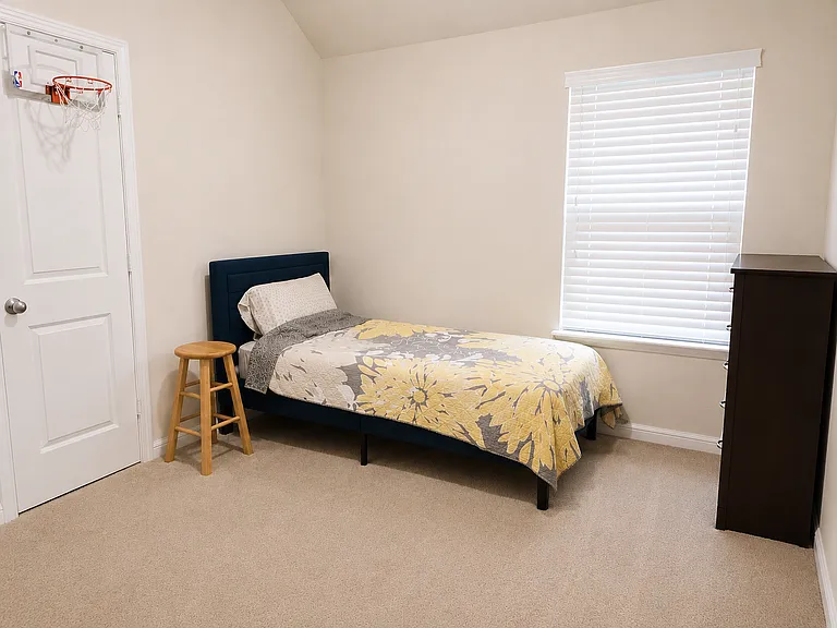 1st guest bedroom