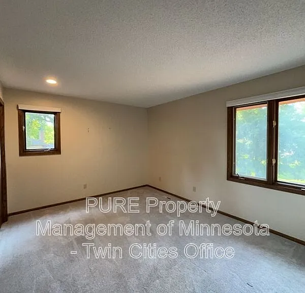 7420 Hyde Park Cir — Photo 20