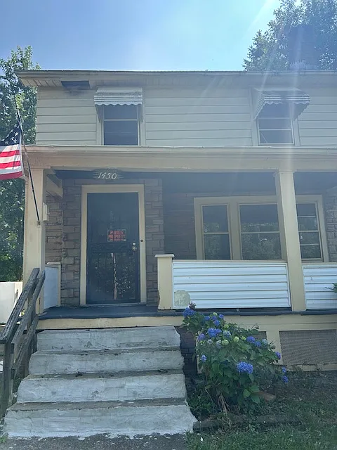 1450 E 196th St photo 1