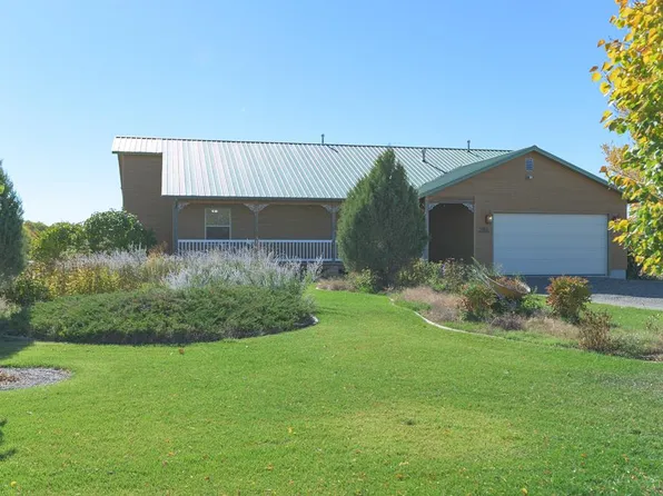 1004 Lane 11 1/2, Powell, WY 82435