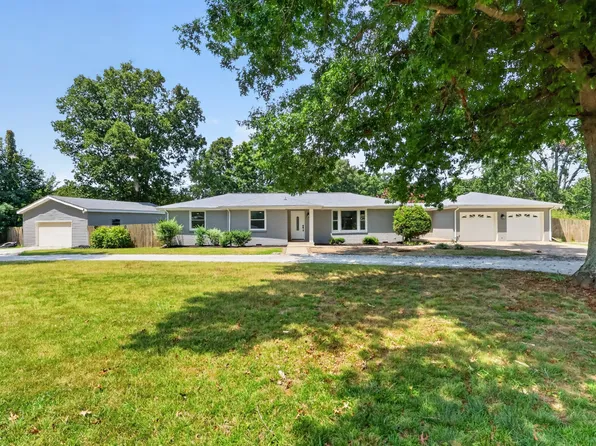 7302 Henry Dr, Fairview, TN 37062