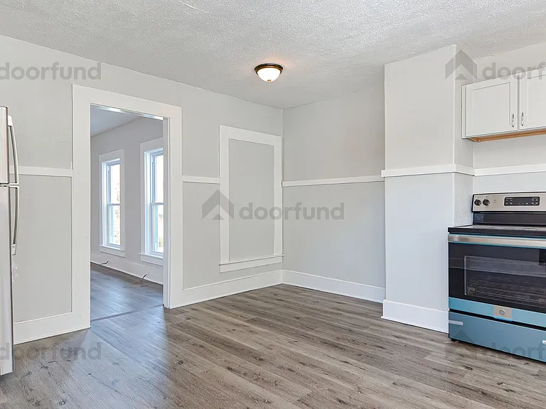 11 Pleasant St #7 — Photo 2