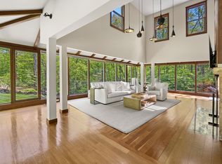 386 Taconic Rd, Greenwich, CT 06831