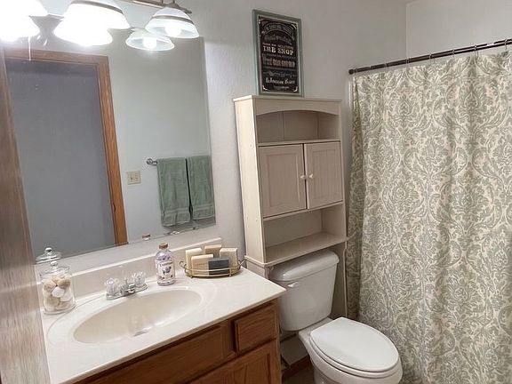 4th image of 1325 Creekside Ct