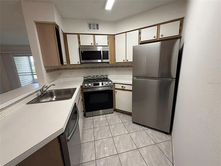 3900 Southpointe Dr #120 — Photo 7
