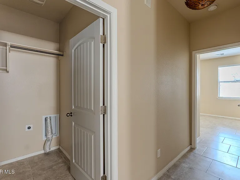 12485 Knightsbridge Dr — Photo 30
