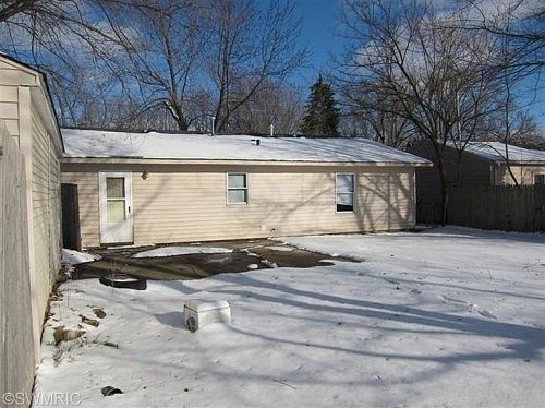 3rd image of 5632 Roanoke St