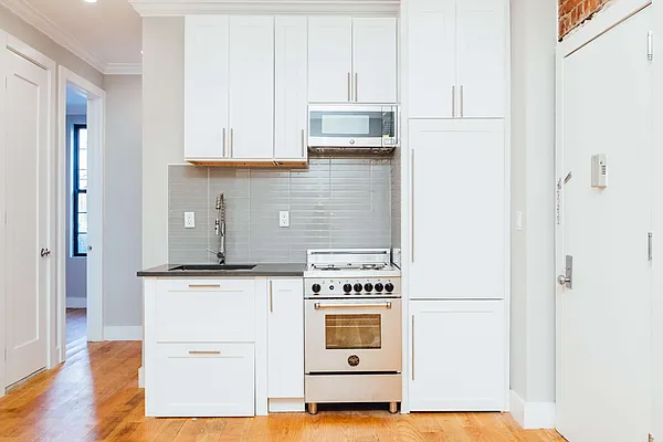 Rented by Nooklyn NYC LLC | media 31