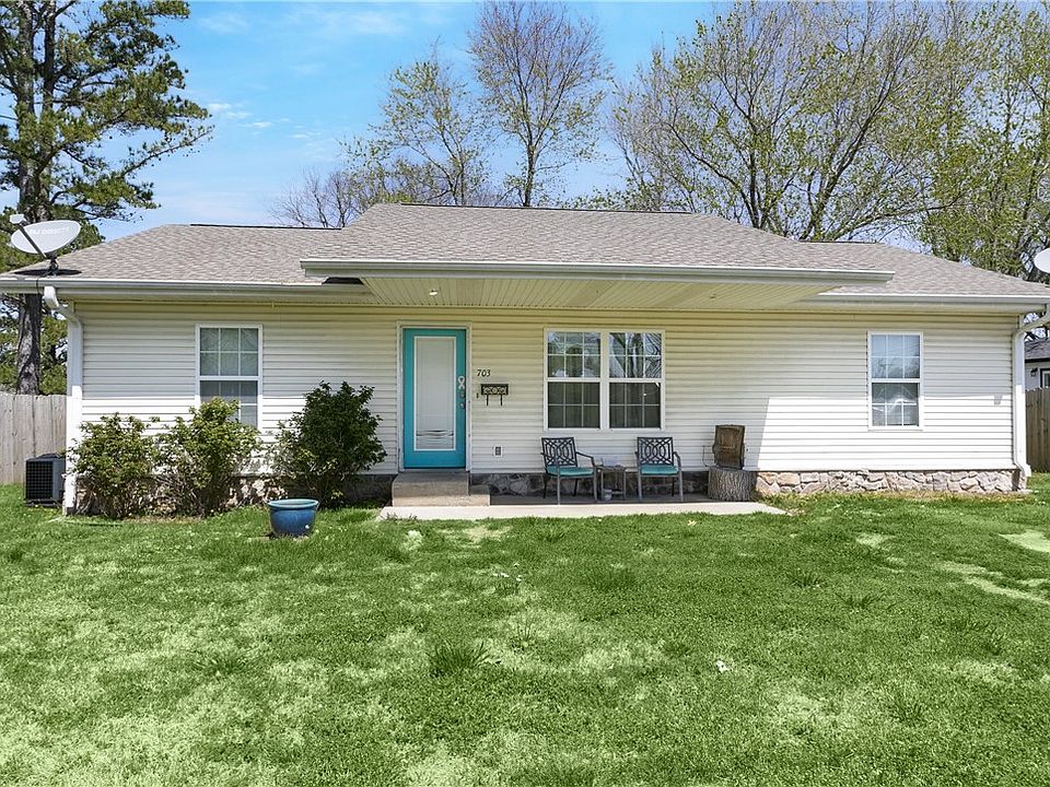 703 NW 10th St, Bentonville, AR 72712 | Zillow