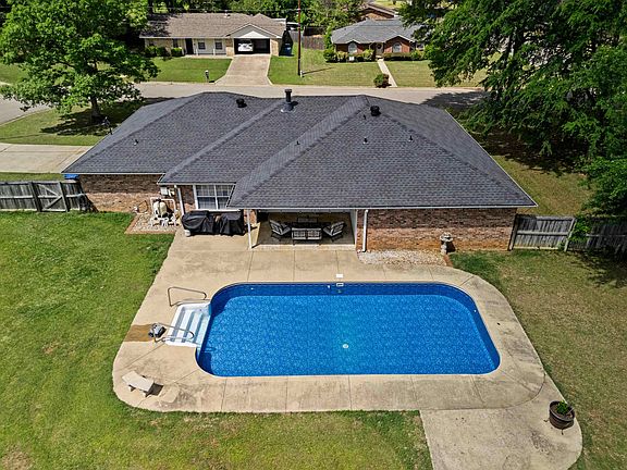 5th image of 202 Monterrey Ln