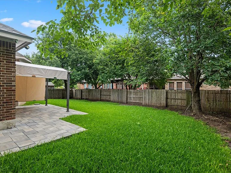 2304 Village View Loop — Photo 7