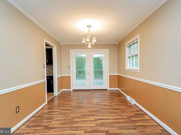 5th image of 6031 Oak Grove Dr