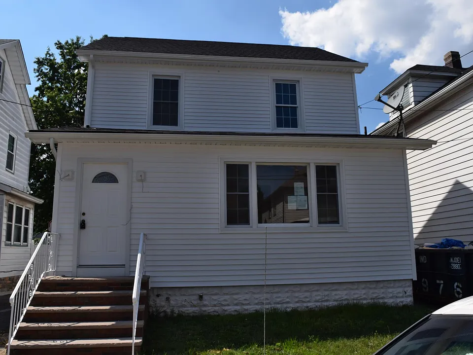 89 Lowell St