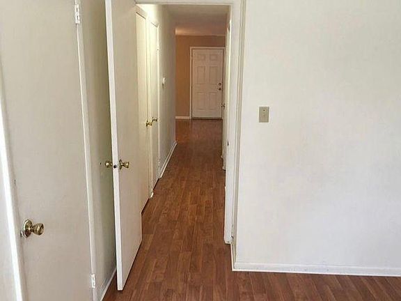 4th image of 715 Ravens Crest Dr #715