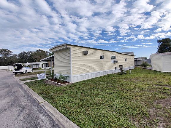 4th image of 4000 24th St N #276