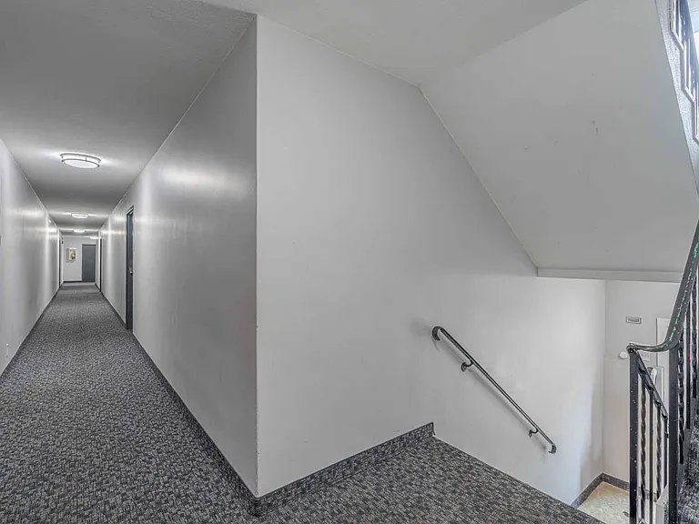 Richfield Square Apartments — Photo 23