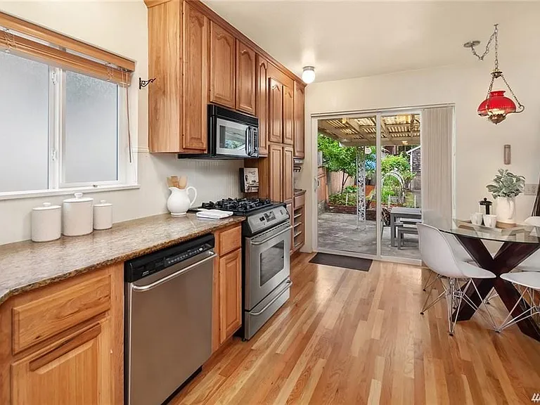 1508 NE 75th St — Photo 10