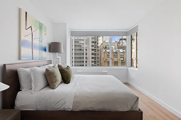 Rented by Greystar | media 7