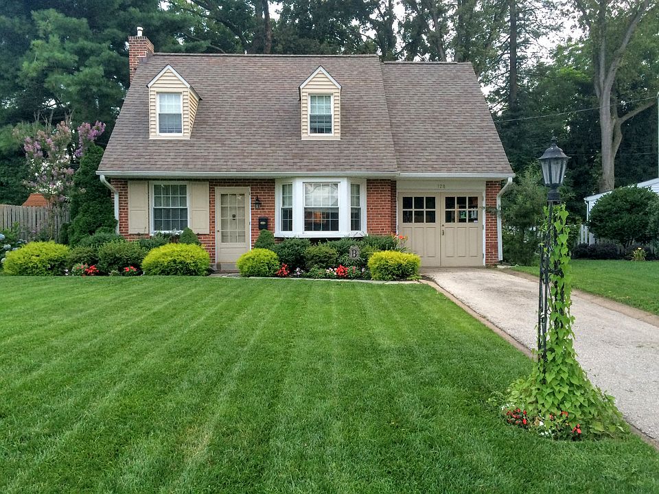 1st image of 128 W College Ave