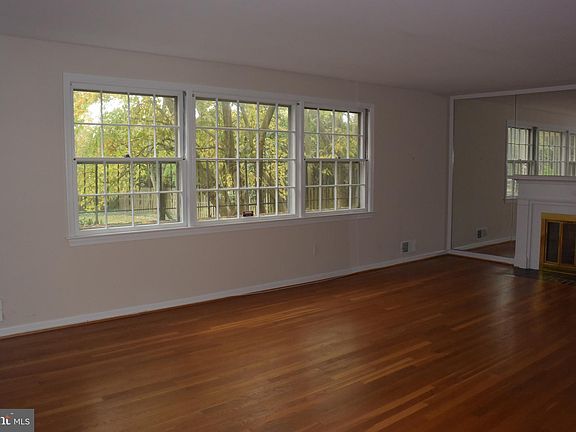 3rd image of 1409 Kingston Ave
