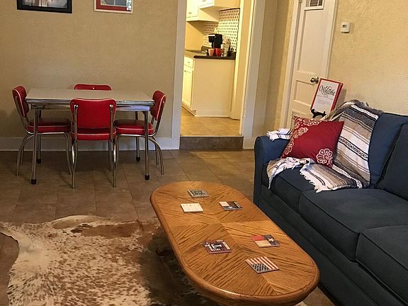 2nd image of 404 N Elm St APT A