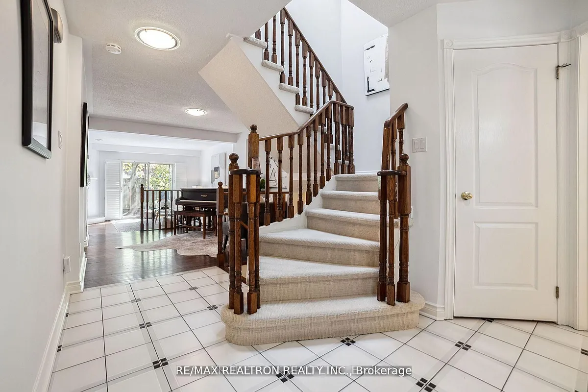 Building Photo - 3050 Orleans Rd #11