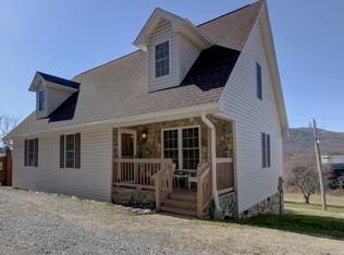 109 Delbert Rd, Troutville, VA 24175