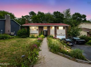 42 Spring Ave, Dartmouth, NS B2W4C6