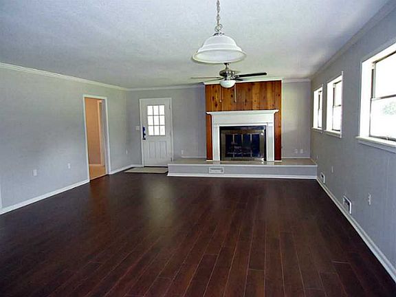3rd image of 1309 Maria Dr