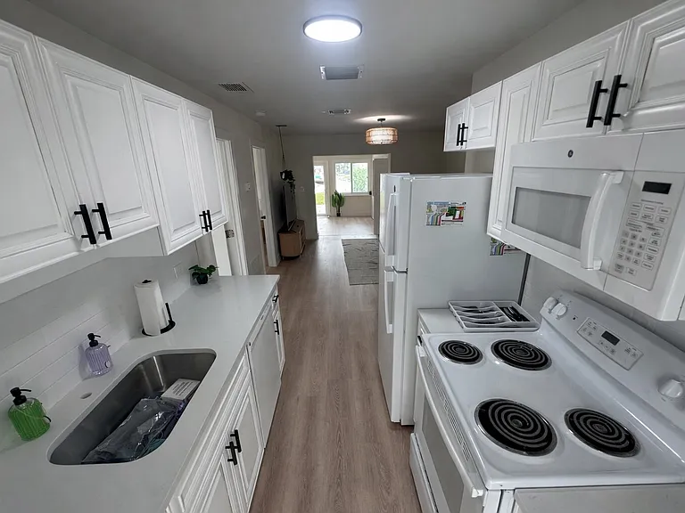 4396 SW 25th Ter #1 — Photo 4