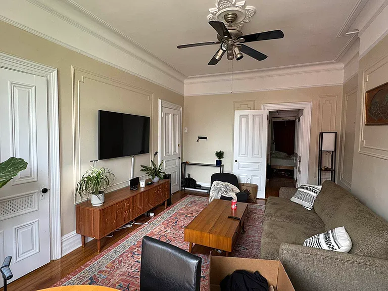 158 Noble St #3 — Photo 2
