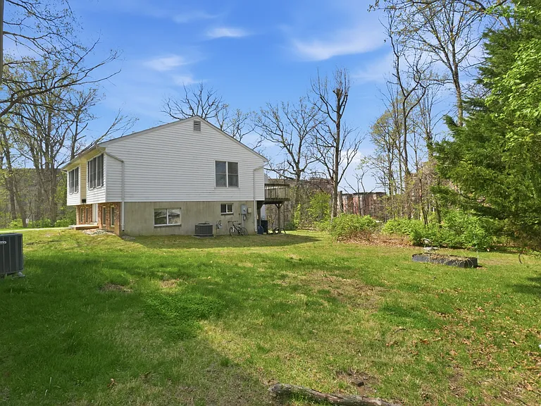 8306 48th Ave — Photo 9