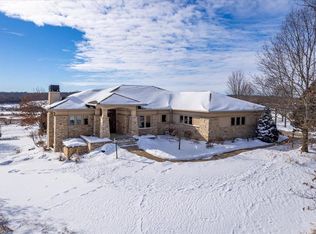 8271 N Riley Rd, Verona, WI 53593