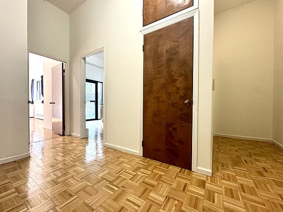 4th image of 306 W 106th St #2B
