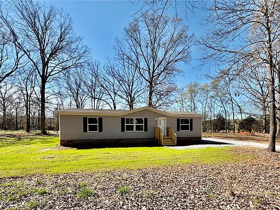 3rd image of 4924 Airline Rd