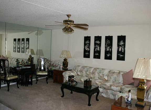 4th image of 2036 Oakridge D #2036
