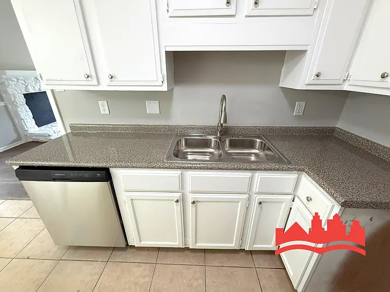 504 Elmfield Cv — Photo 13